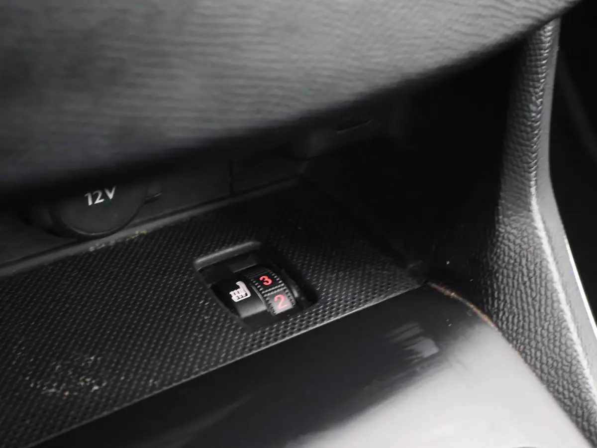 1.6 BLUEHDI BL PREMIUM + MASSAGE | STOELVERW. | DAB | CARPLAY | PANORAMA