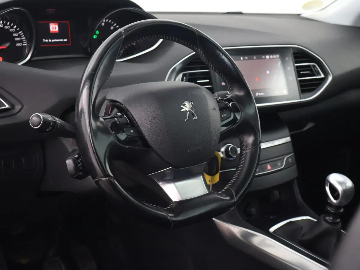 1.6 BLUEHDI BL PREMIUM + MASSAGE | STOELVERW. | DAB | CARPLAY | PANORAMA