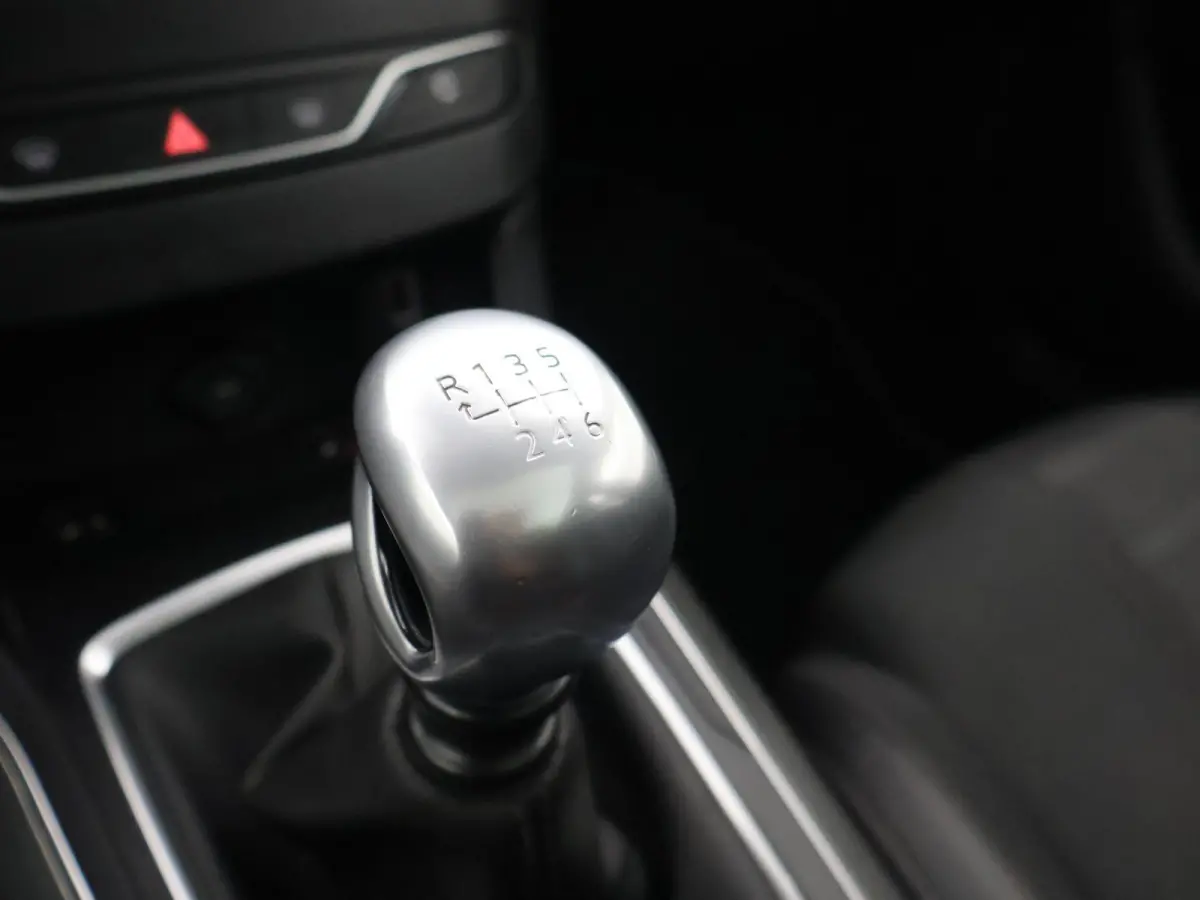 1.6 BLUEHDI BL PREMIUM + MASSAGE | STOELVERW. | DAB | CARPLAY | PANORAMA
