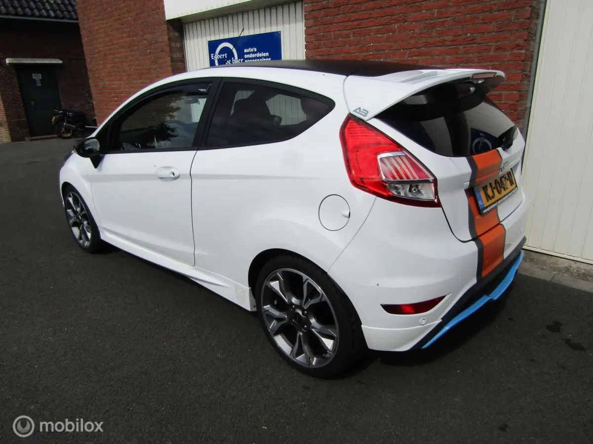 1.0 EcoBoost ST Line 8-2016 met maar 116867 km!
