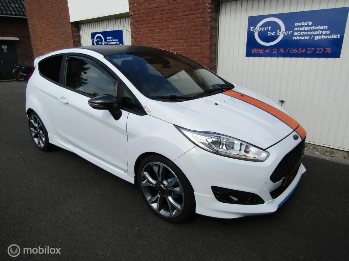 1.0 EcoBoost ST Line 8-2016 met maar 116867 km!