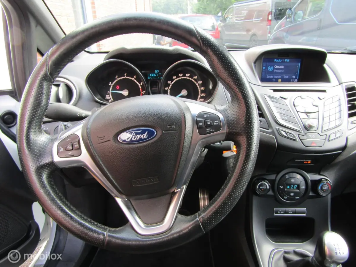 1.0 EcoBoost ST Line 8-2016 met maar 116867 km!