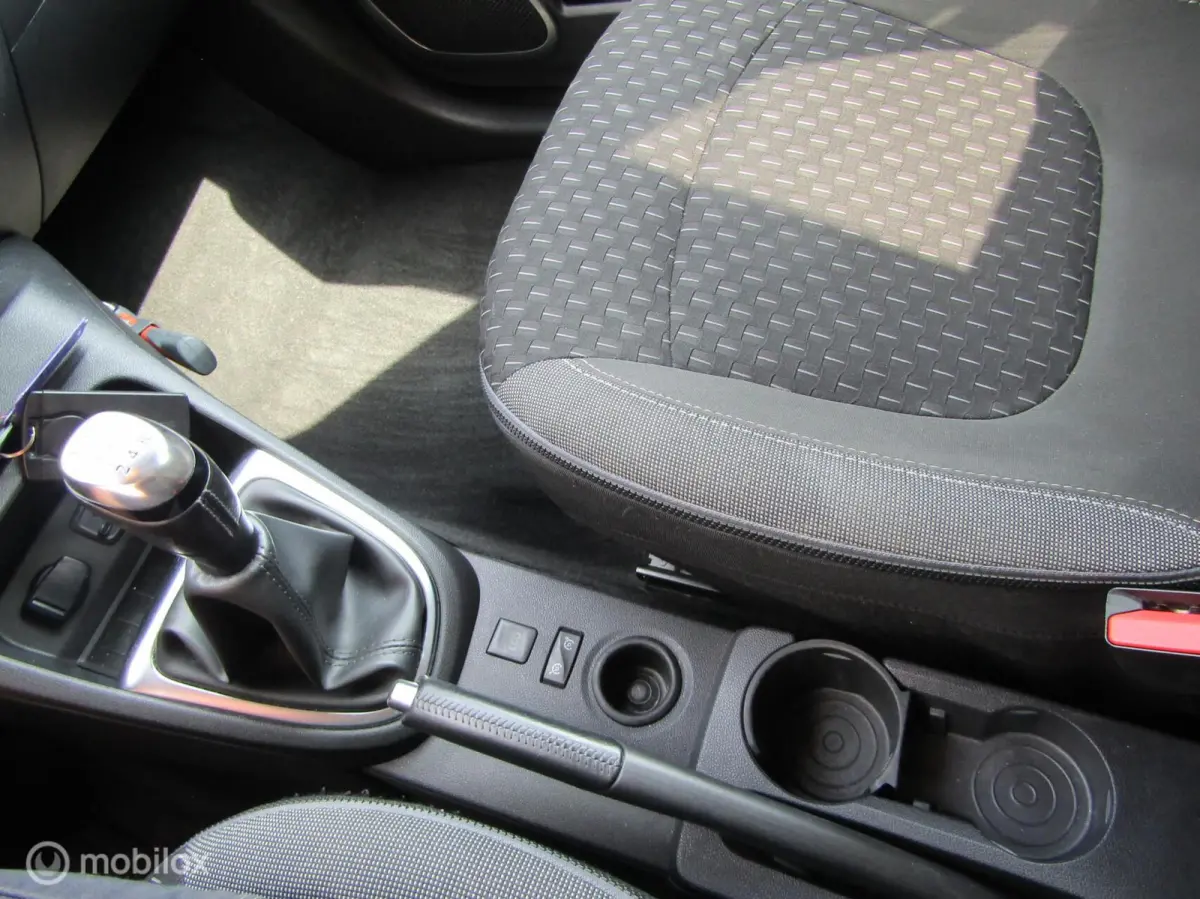 0.9 TCe Intens bj:2017 146888 km airco cruise
