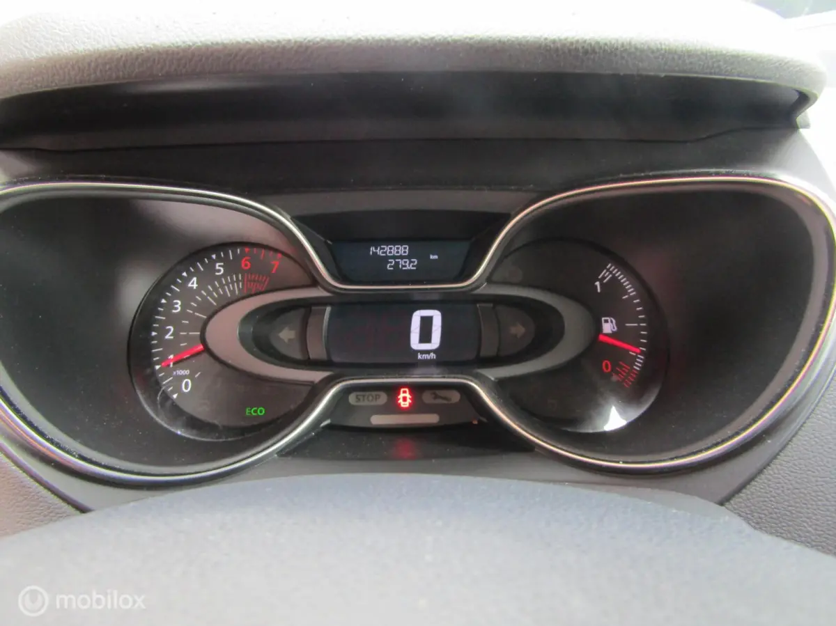0.9 TCe Intens bj:2017 146888 km airco cruise