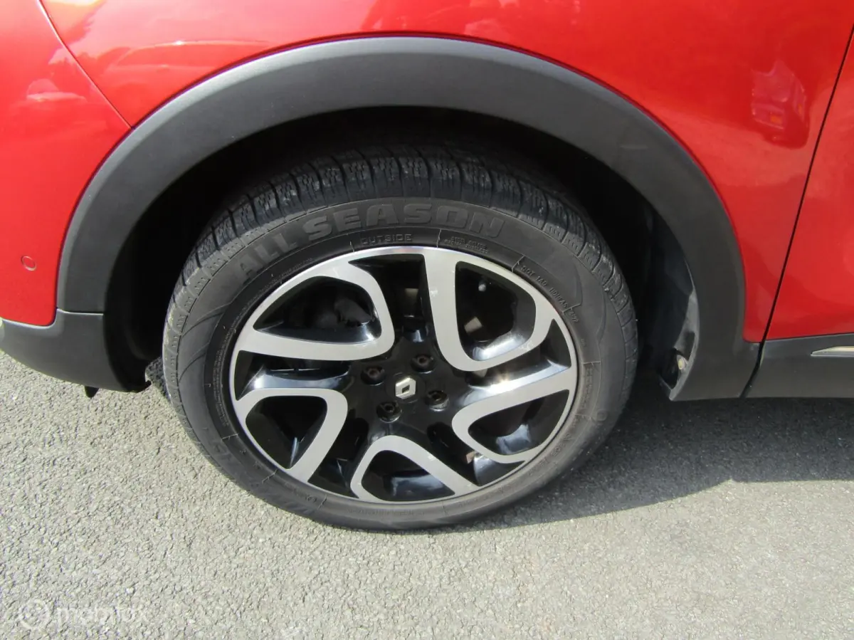 0.9 TCe Intens bj:2017 146888 km airco cruise