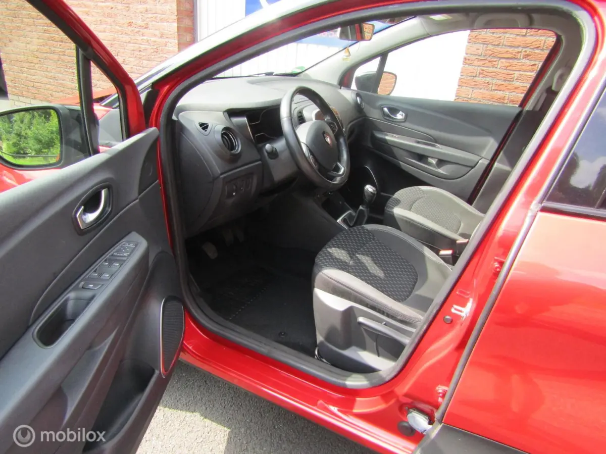 0.9 TCe Intens bj:2017 146888 km airco cruise