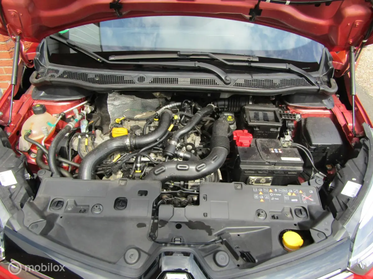 0.9 TCe Intens bj:2017 146888 km airco cruise