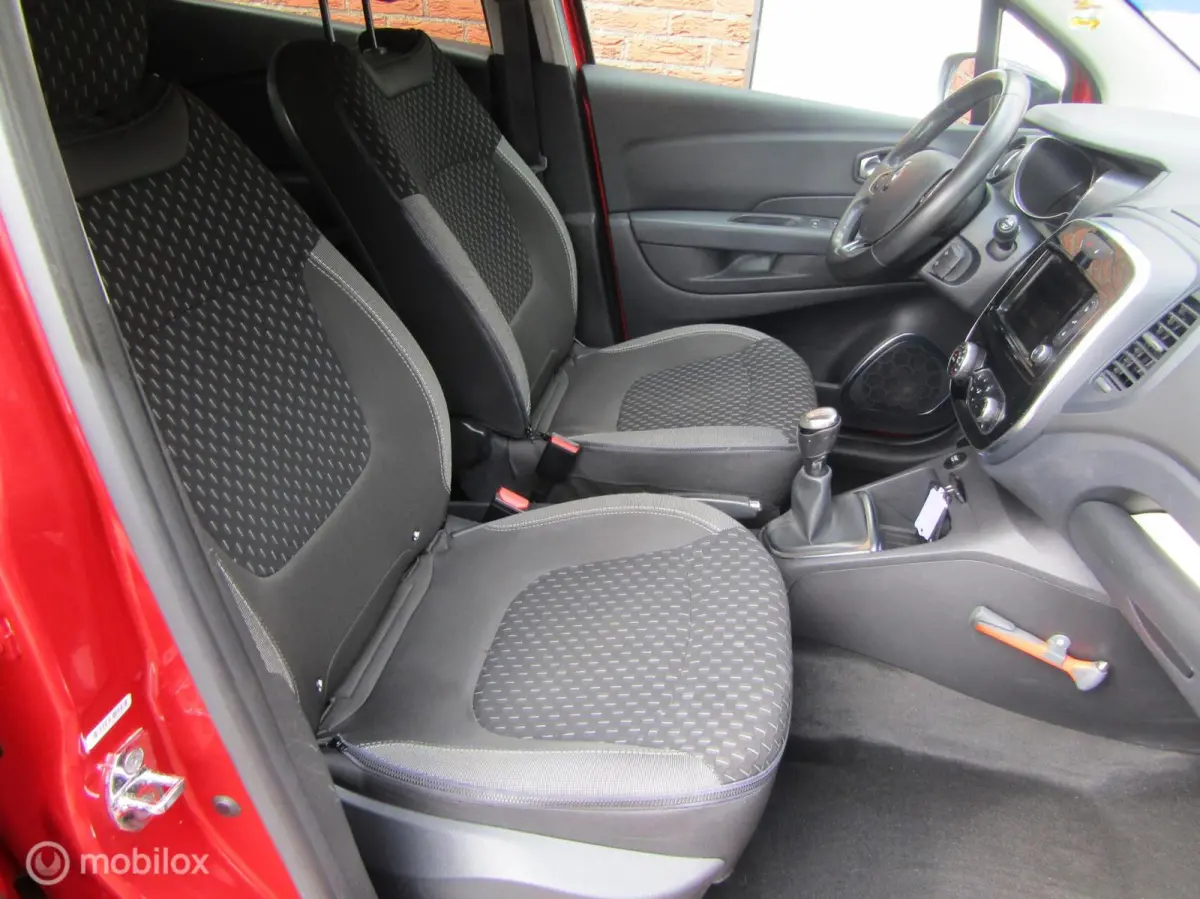 0.9 TCe Intens bj:2017 146888 km airco cruise