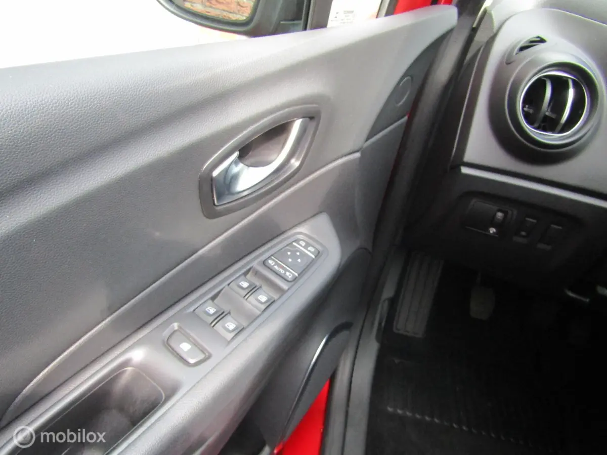 0.9 TCe Intens bj:2017 146888 km airco cruise