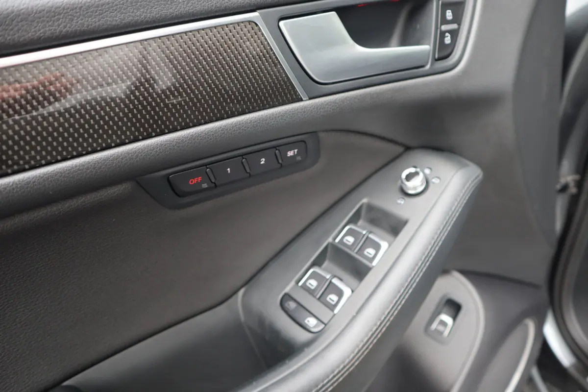 SQ5 3.0 TDI 313 pk SQ5 Quattro Pro Line S-Line / Nieuwstaat/ Carbon/ Pano-Dak/ Keyless/ B&O-Sound/ Bi-Xenon/ Stoel.Verw + Koeling/ Adap.Cruise/ 22'' LMV
