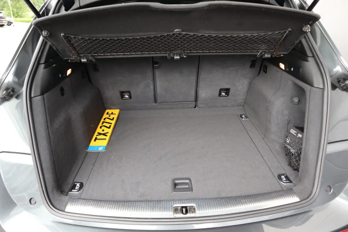 SQ5 3.0 TDI 313 pk SQ5 Quattro Pro Line S-Line / Nieuwstaat/ Carbon/ Pano-Dak/ Keyless/ B&O-Sound/ Bi-Xenon/ Stoel.Verw + Koeling/ Adap.Cruise/ 22'' LMV