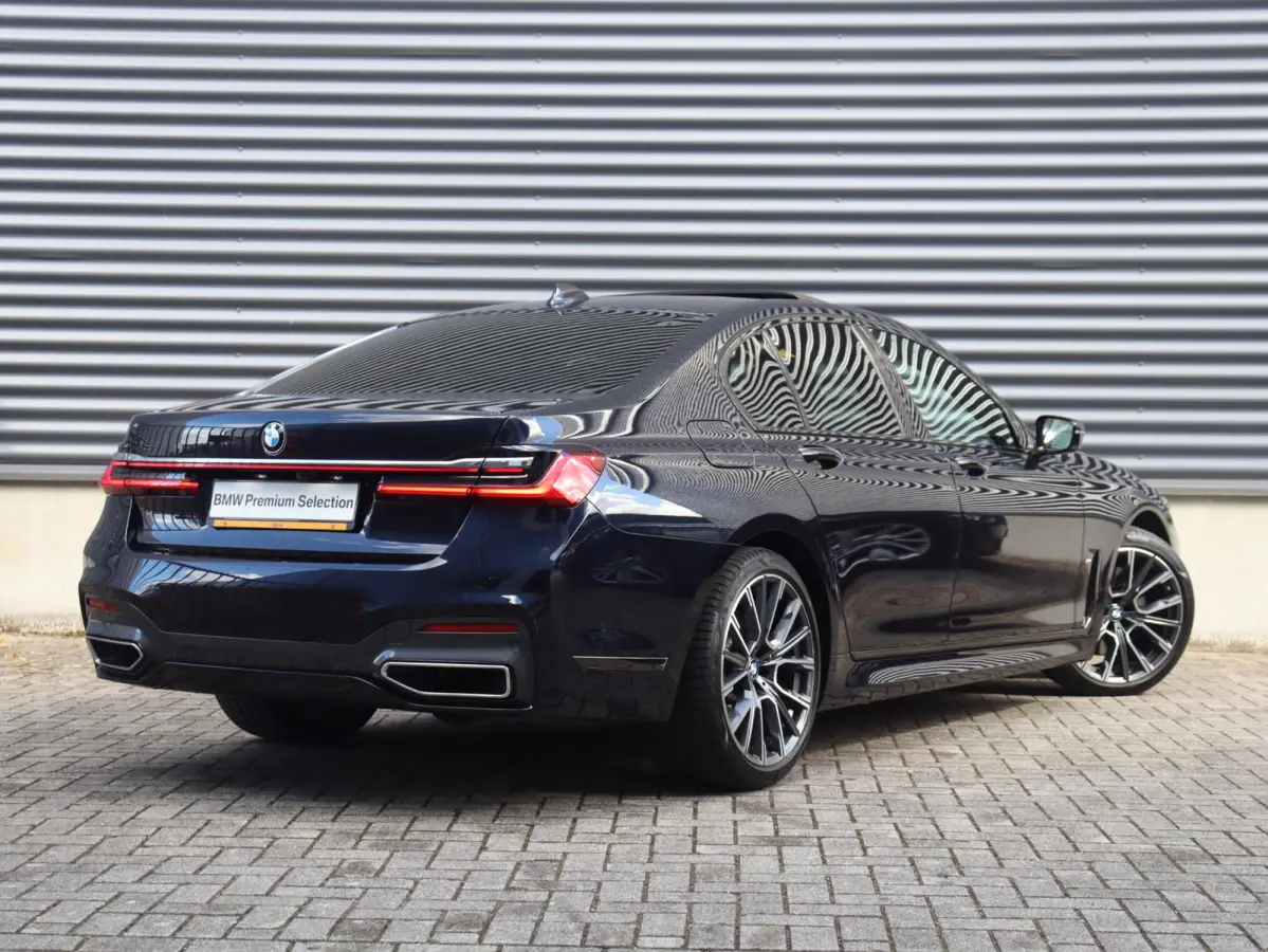Sedan 745e High Executive | M Sportpakket | Head-Up | Driving Assistant Prof. | Harman Kardon | Soft Close | Stoelventilatie | Parking Assistant Plus | SOH 96% | 20'' LMV