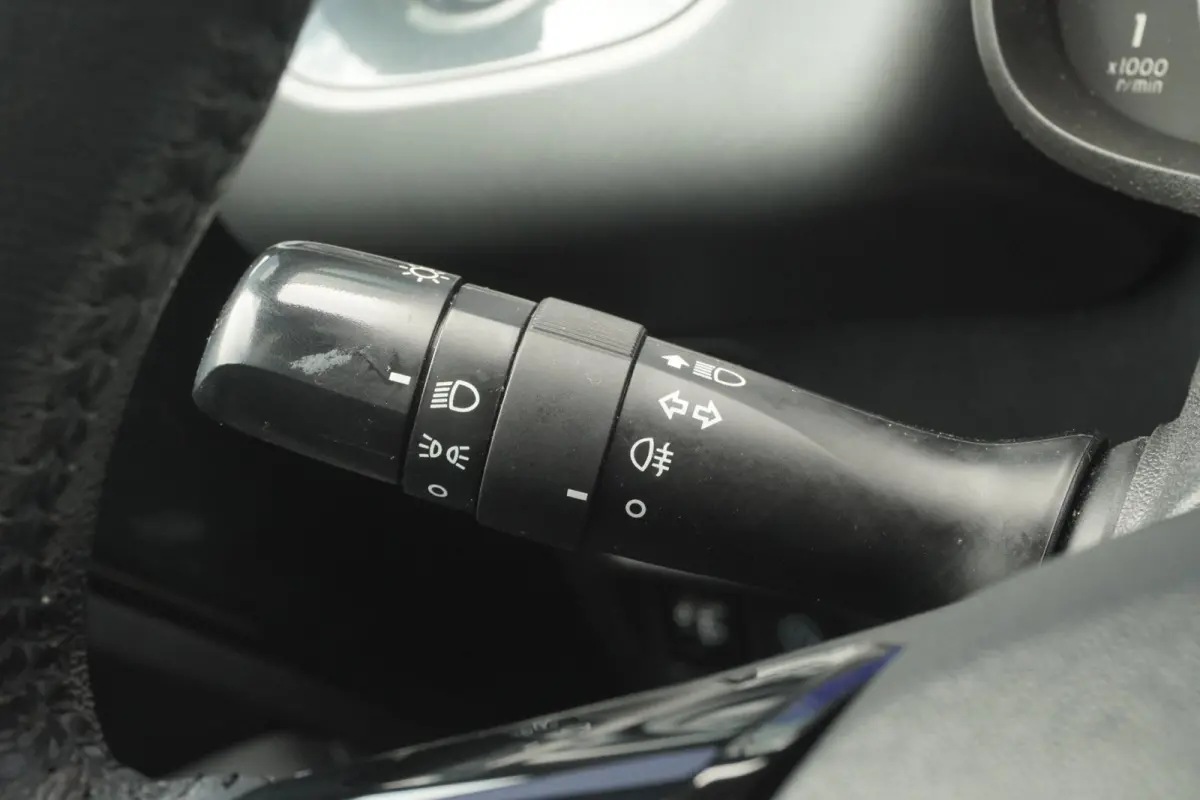 1.0 VVT-i x-play+Airco+Apple-careplay+camera+elek-pakket = ORIG/NL = TOP !!