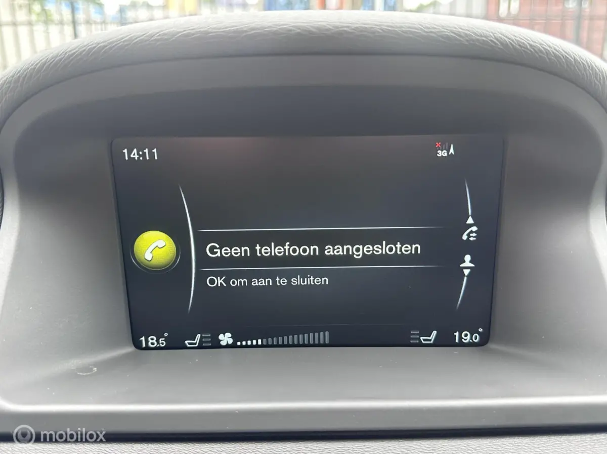 T4 Momentum|Automaat|Standkachel|Trekhaak|Leder|Navi|