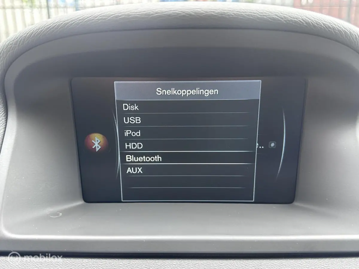 T4 Momentum|Automaat|Standkachel|Trekhaak|Leder|Navi|