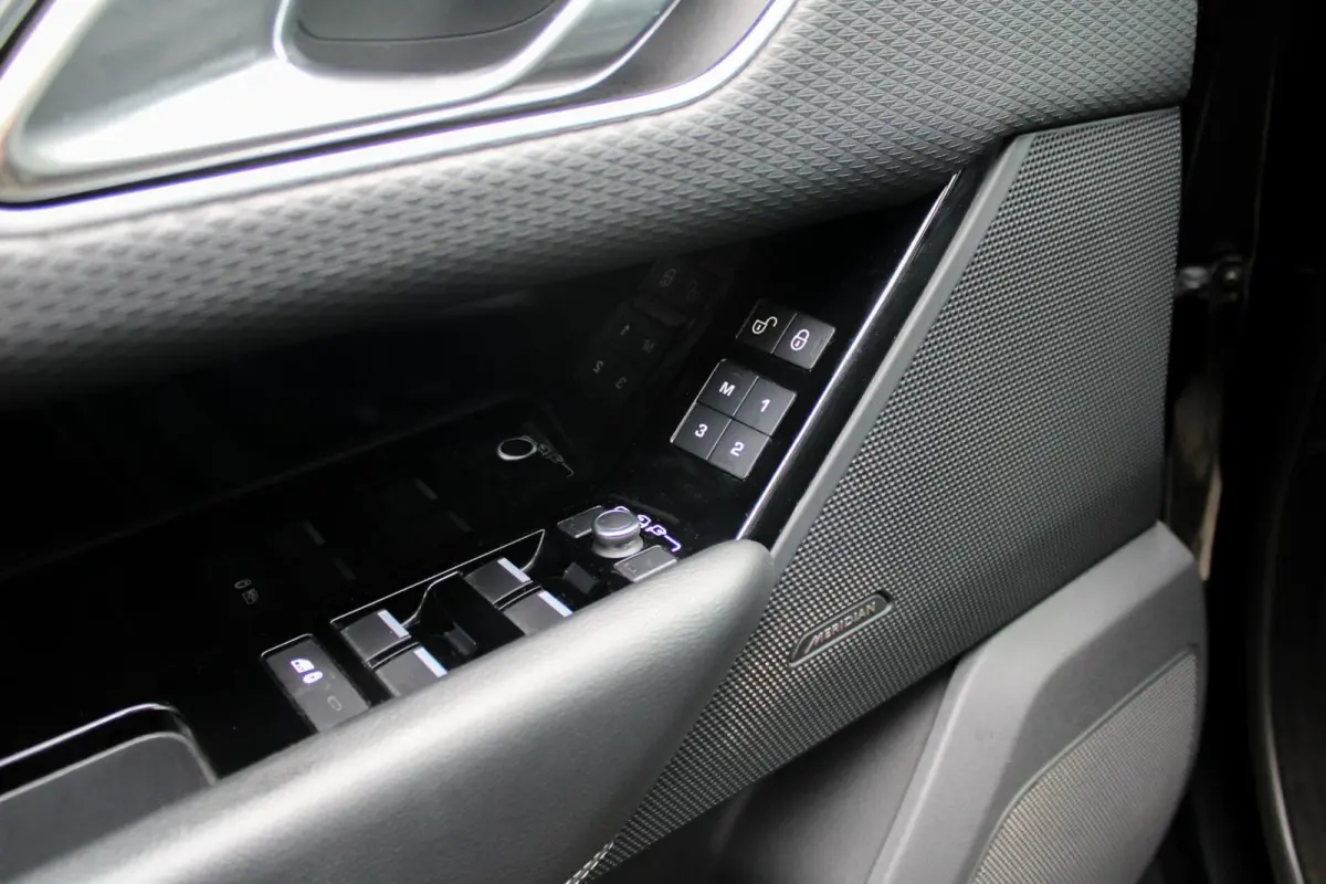 2.0 I4 AWD R-Dynamic|GARANTIE+
