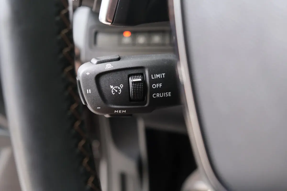 1.6 HYbrid 225 GT Automaat - N.A.P. Airco, Cruise, Camera, Virtual Display, Stoelverwarming.