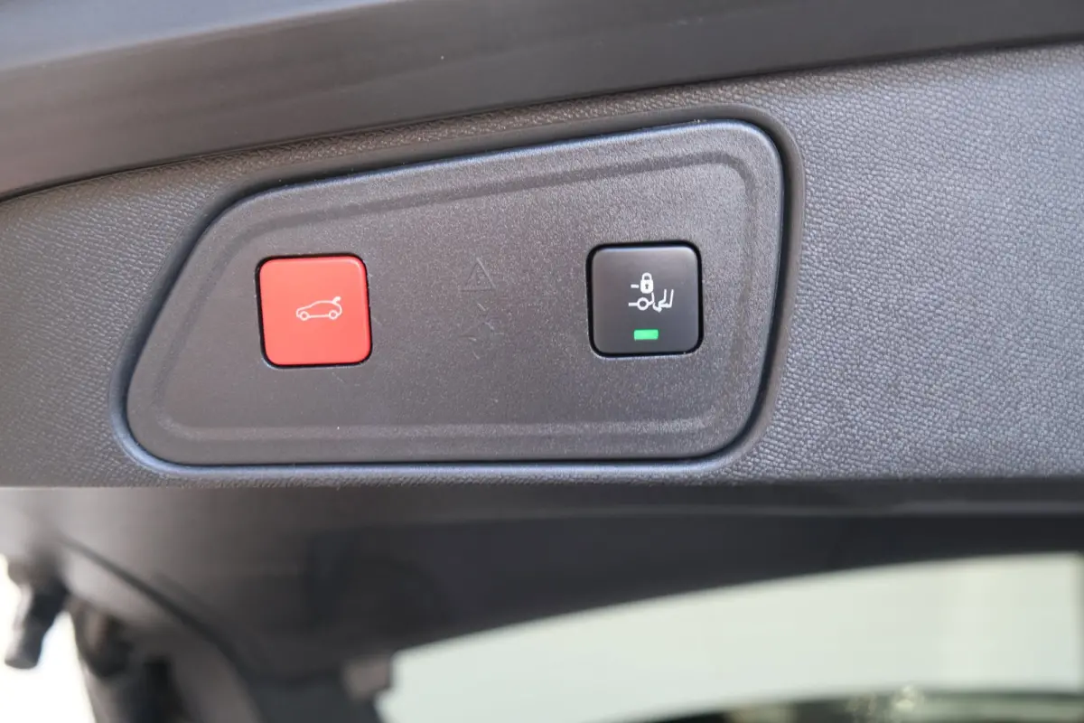 1.6 HYbrid 225 GT Automaat - N.A.P. Airco, Cruise, Camera, Virtual Display, Stoelverwarming.