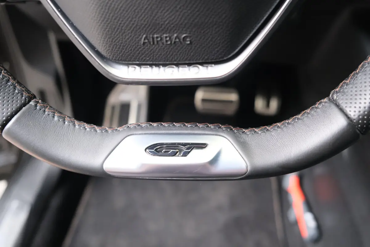 1.6 HYbrid 225 GT Automaat - N.A.P. Airco, Cruise, Camera, Virtual Display, Stoelverwarming.