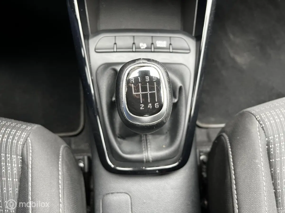 1.0 T-GDi MHEV NAVI / CAMERA / CRUISE