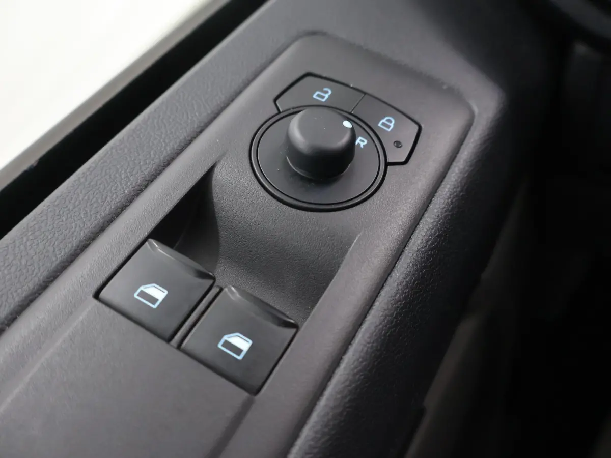 300 | 2.0 TDCI | L2 H1 | TREND | NAVIGATIE | PARKEERCAMERA | CRUISE CONTROL | APPLE CARPLAY | 3-ZITS |