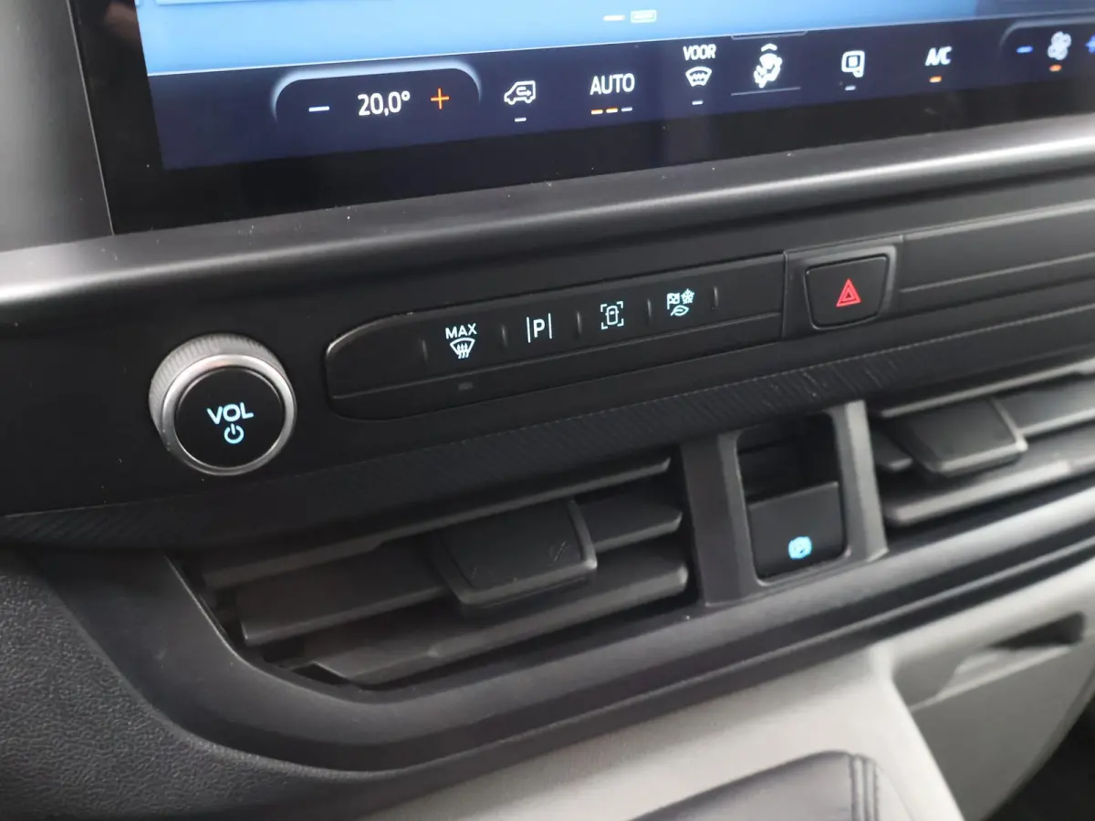300 | 2.0 TDCI | L2 H1 | TREND | NAVIGATIE | PARKEERCAMERA | CRUISE CONTROL | APPLE CARPLAY | 3-ZITS |