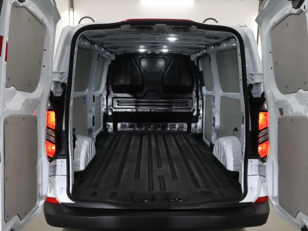 300 | 2.0 TDCI | L2 H1 | TREND | NAVIGATIE | PARKEERCAMERA | CRUISE CONTROL | APPLE CARPLAY | 3-ZITS |