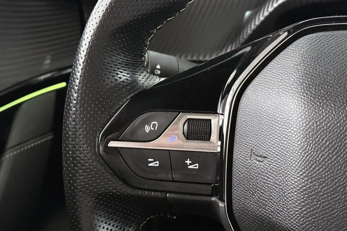 1.2 PureTech GT Pack Panoramadak Stoelverwarming Achteruitrijcamera Dodehoek