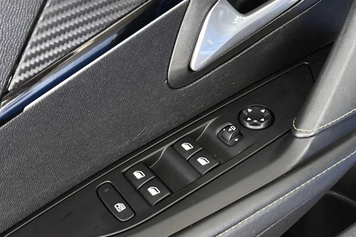 1.2 PureTech GT Pack Panoramadak Stoelverwarming Achteruitrijcamera Dodehoek