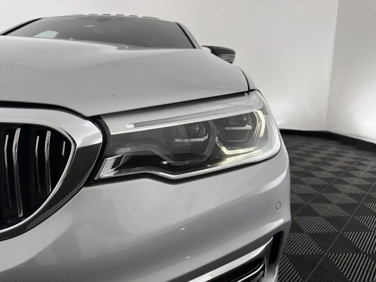 530e iPerformance High Executive (Plug-in) Aut.*PANO | LEATHER | FULL-LED | TOPVIEW | KEYLESS | HARMAN/KARDON | BLINDSPOT | MEMORY-PACK | HEATED-COMFORTSEATS | DIGI-COCKPIT | AMBIENTLIGHT | 
