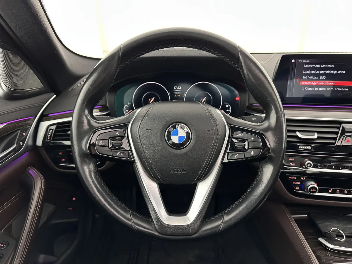 530e iPerformance High Executive (Plug-in) Aut.*PANO | LEATHER | FULL-LED | TOPVIEW | KEYLESS | HARMAN/KARDON | BLINDSPOT | MEMORY-PACK | HEATED-COMFORTSEATS | DIGI-COCKPIT | AMBIENTLIGHT | 