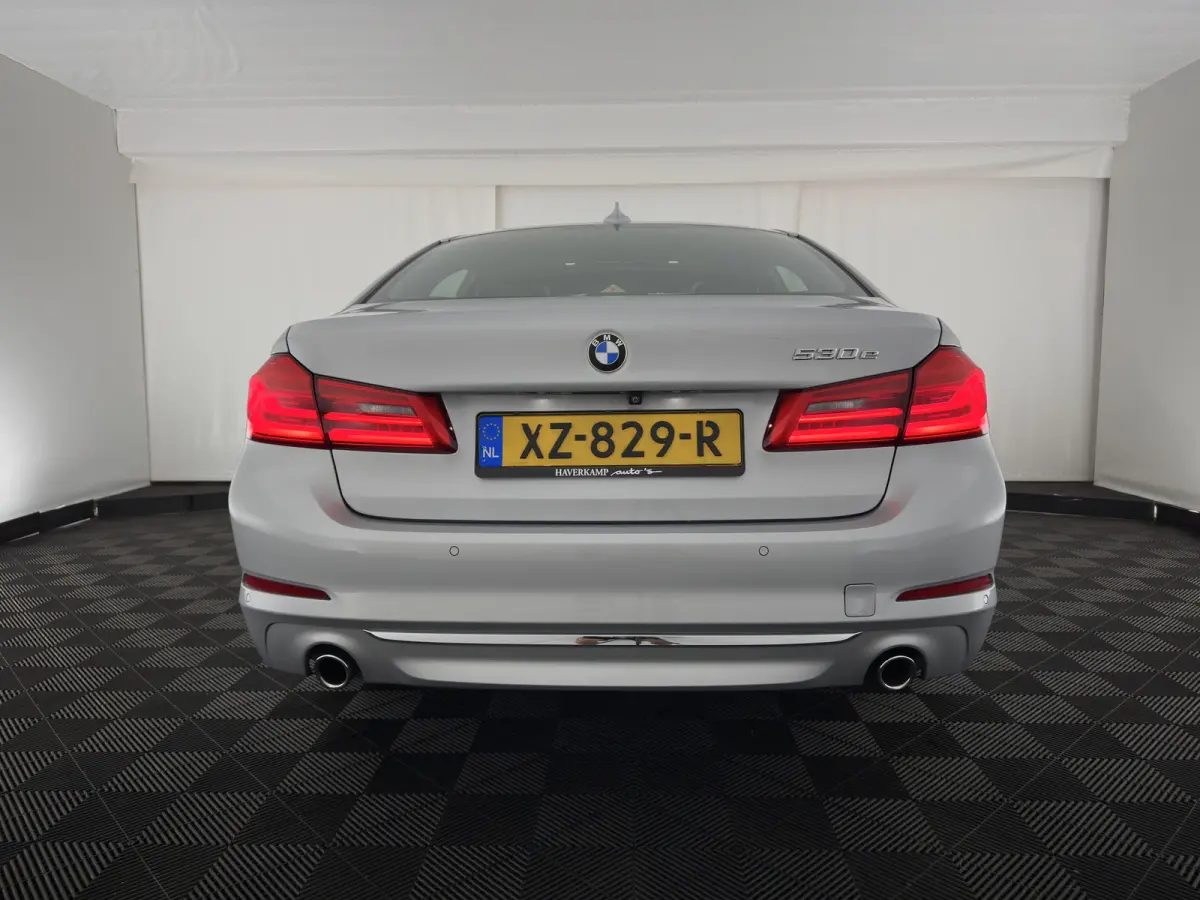 530e iPerformance High Executive (Plug-in) Aut.*PANO | LEATHER | FULL-LED | TOPVIEW | KEYLESS | HARMAN/KARDON | BLINDSPOT | MEMORY-PACK | HEATED-COMFORTSEATS | DIGI-COCKPIT | AMBIENTLIGHT | 