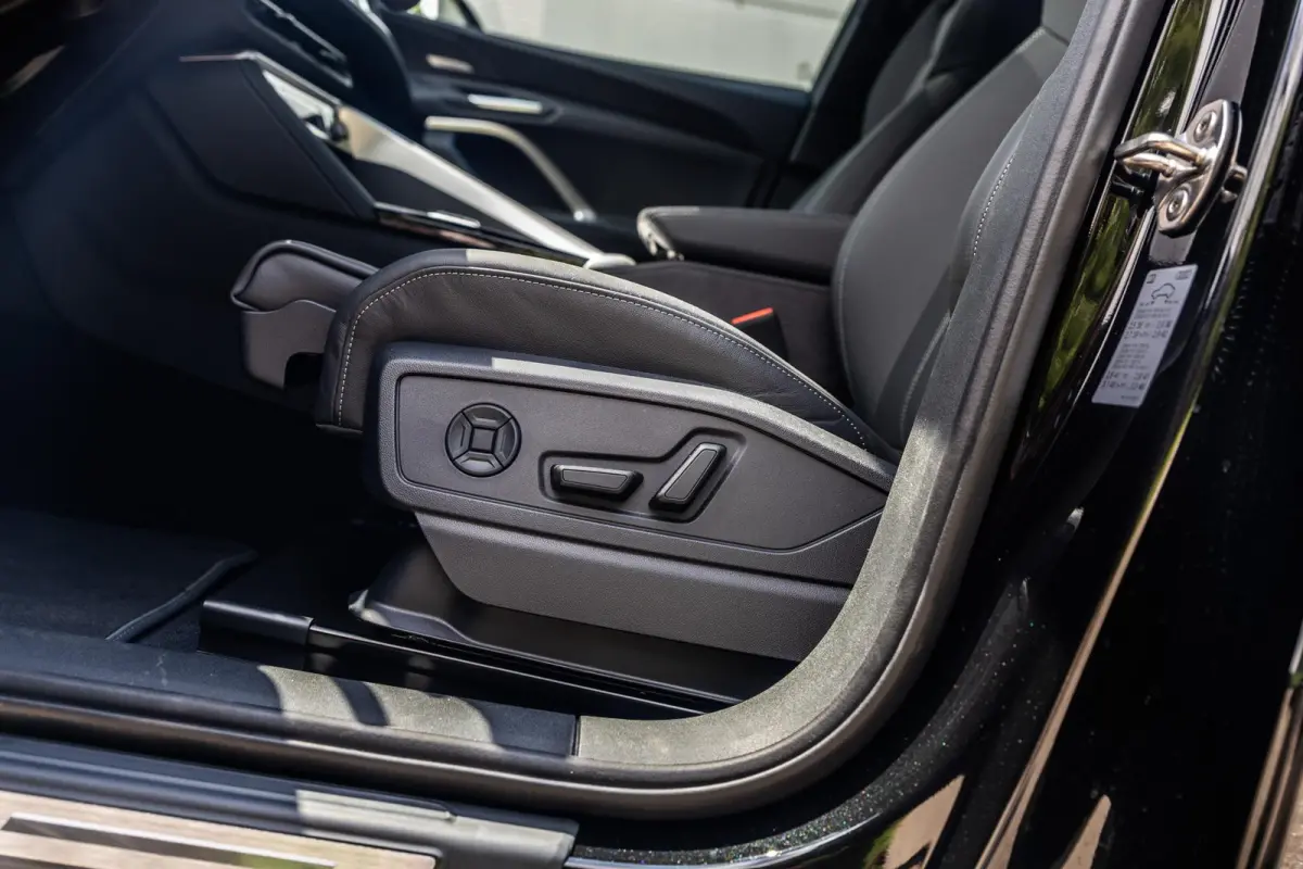 2.0 TFSI e-hybrid quattro S edition Competition | Winter Pakket | Mmi Experience Plus | B&O Sound