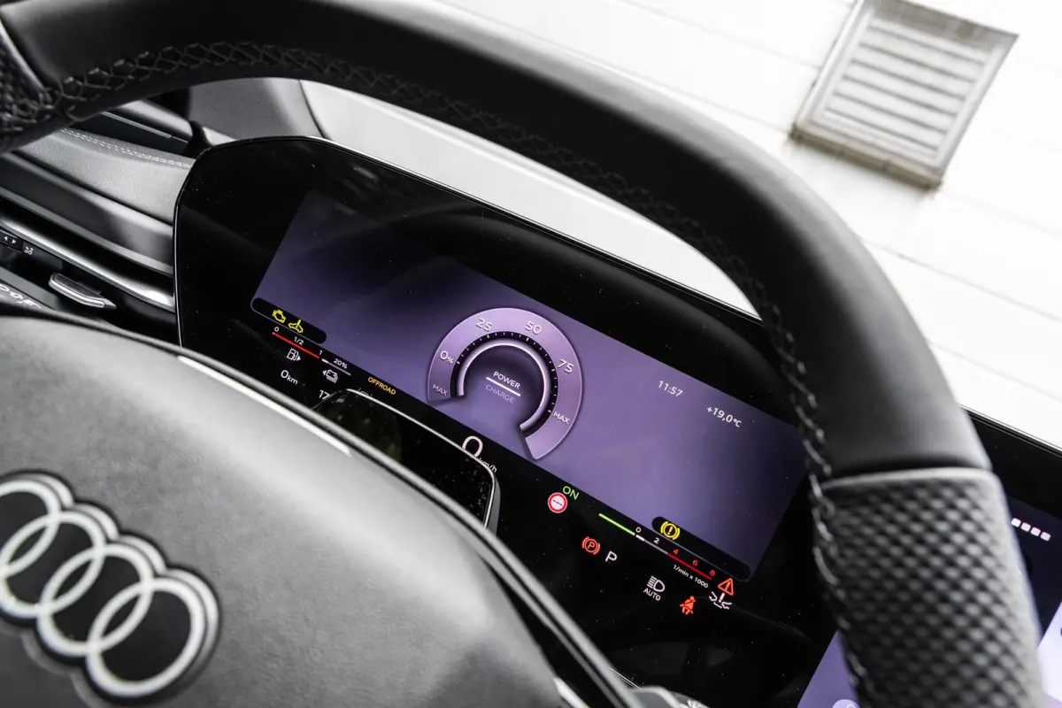 2.0 TFSI e-hybrid quattro S edition Competition | Winter Pakket | Mmi Experience Plus | B&O Sound