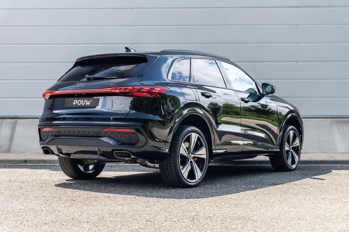 2.0 TFSI e-hybrid quattro S edition Competition | Winter Pakket | Mmi Experience Plus | B&O Sound