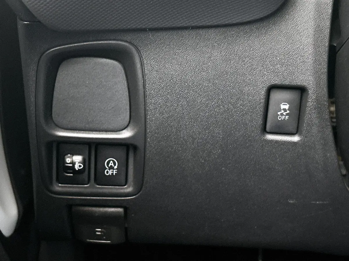 Active 1.0 e-VTi 72pk | Lage kilometerstand! | Airco | Elektrische ramen | Centrale portiervergrendeling | DAB+ radio | Bluetooth | Radio/MP3 speler met stuurbediening | Zuinig en voordelig 