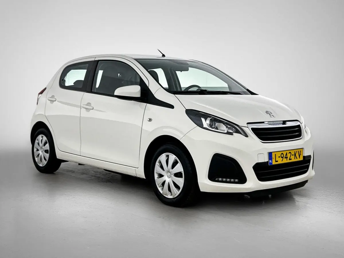 Active 1.0 e-VTi 72pk | Lage kilometerstand! | Airco | Elektrische ramen | Centrale portiervergrendeling | DAB+ radio | Bluetooth | Radio/MP3 speler met stuurbediening | Zuinig en voordelig 
