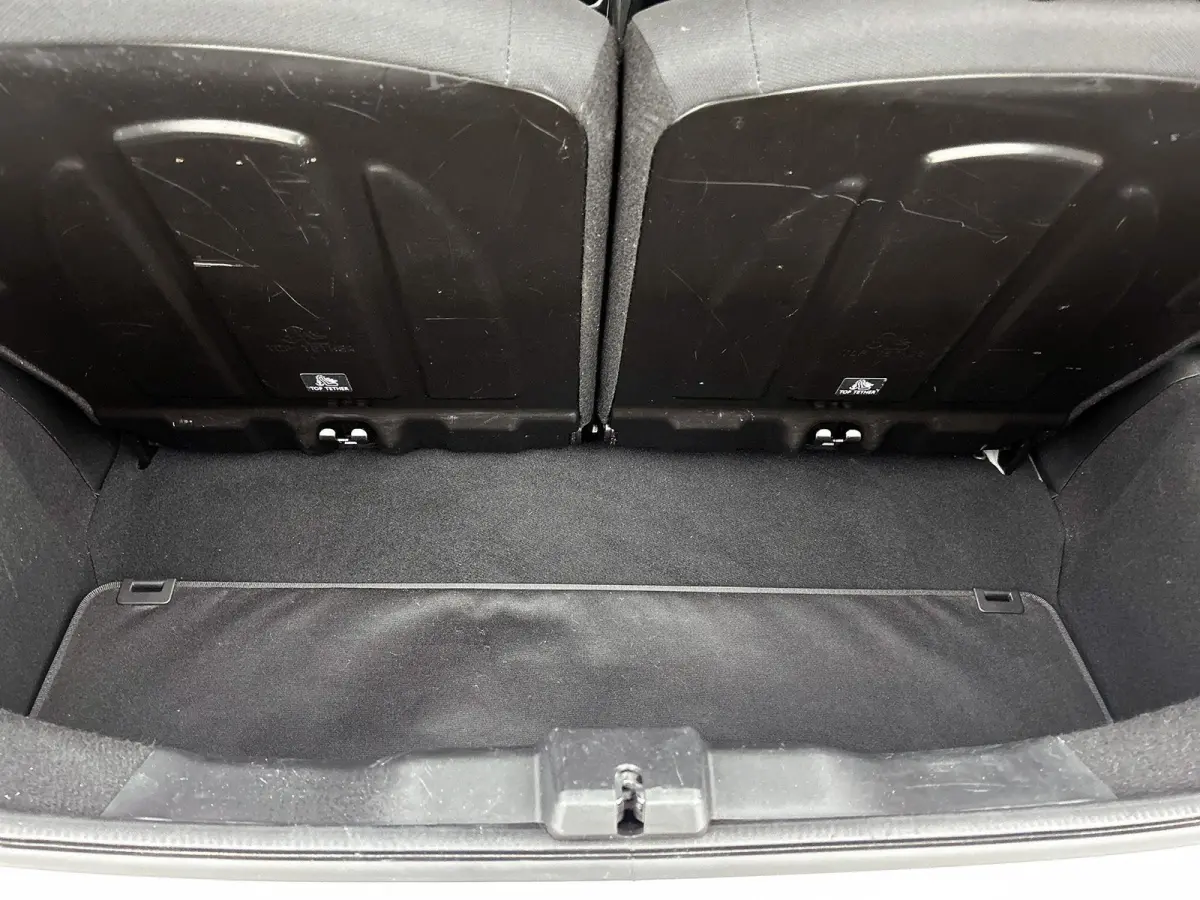 Active 1.0 e-VTi 72pk | Lage kilometerstand! | Airco | Elektrische ramen | Centrale portiervergrendeling | DAB+ radio | Bluetooth | Radio/MP3 speler met stuurbediening | Zuinig en voordelig 
