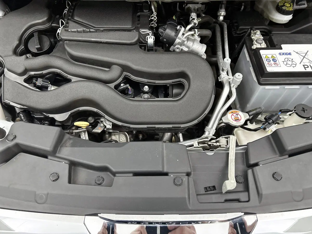 Active 1.0 e-VTi 72pk | Lage kilometerstand! | Airco | Elektrische ramen | Centrale portiervergrendeling | DAB+ radio | Bluetooth | Radio/MP3 speler met stuurbediening | Zuinig en voordelig 