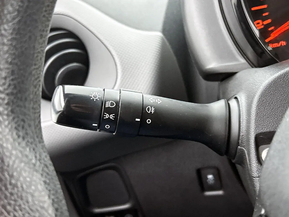 Active 1.0 e-VTi 72pk | Lage kilometerstand! | Airco | Elektrische ramen | Centrale portiervergrendeling | DAB+ radio | Bluetooth | Radio/MP3 speler met stuurbediening | Zuinig en voordelig 