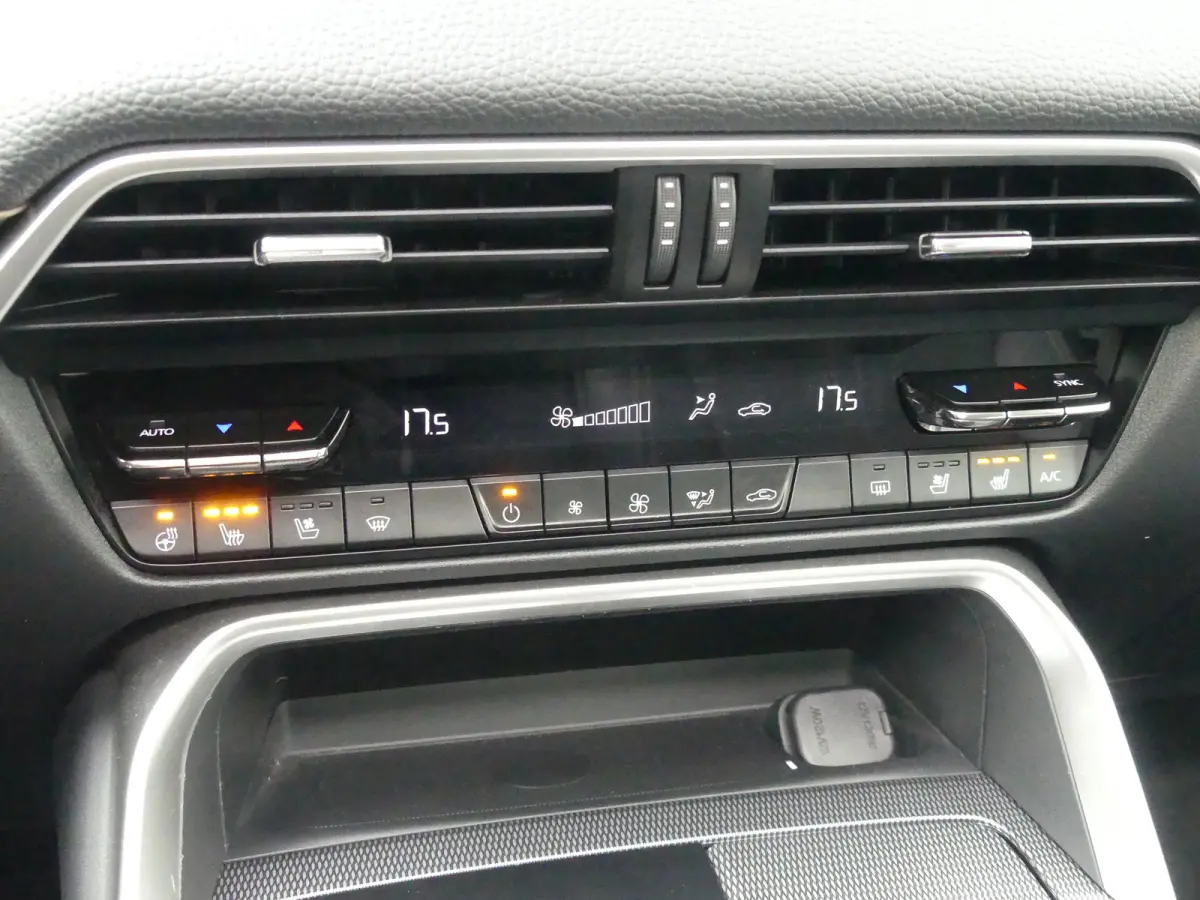 2.5 e-SkyActiv PHEV Homura | PANORAMADAK | ADAPTIVE CRUISE | CAMERA V+A | 360 CAMERA | STUUR+STOELVERWARMING | STOELVENTILATIE | PARKEERSENSOREN V+A | ELEKTRISCHE ACHTERKLEP | HEAD-UP | NAVI
