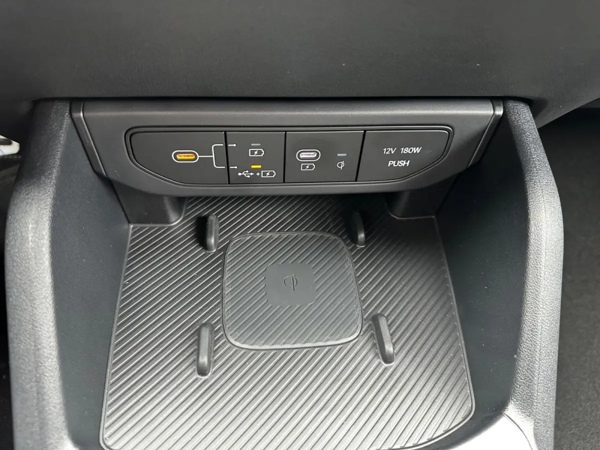 1.0 T-GDi MHEV GT-Line Launch Edition (pano) Dodehoekassistentie | Kruisend verkeersassistentie achter | Uitstapwaarschuwing | Stoel + stuurwielverwarming