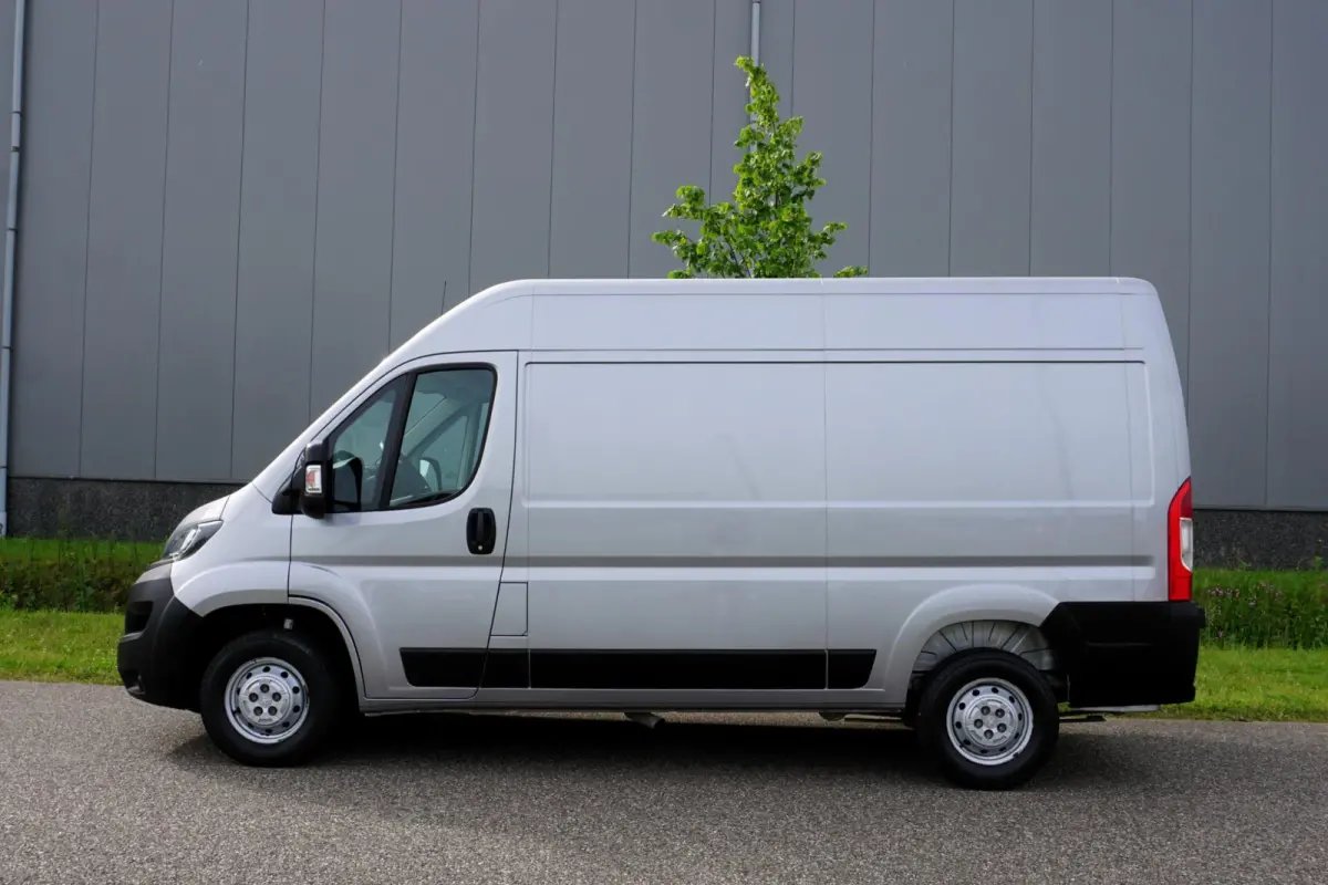 335 2.2 BlueHDi 140 L2H2 Premium in Topstaat |Metallic |Camera |Cruise |Navi |1 eigenaar |3500 KG |Mooie Camperbasis |BPM vrij |140 pk |EURO6D