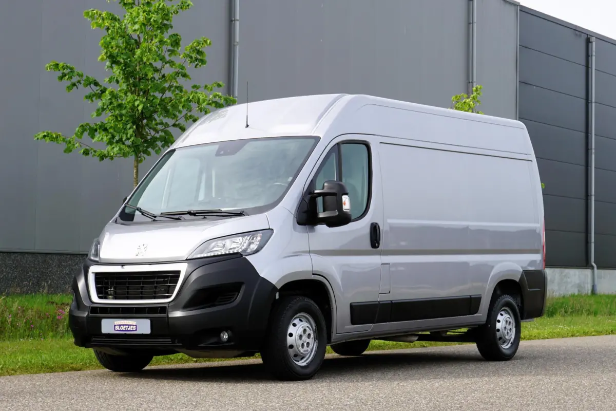 335 2.2 BlueHDi 140 L2H2 Premium in Topstaat |Metallic |Camera |Cruise |Navi |1 eigenaar |3500 KG |Mooie Camperbasis |BPM vrij |140 pk |EURO6D