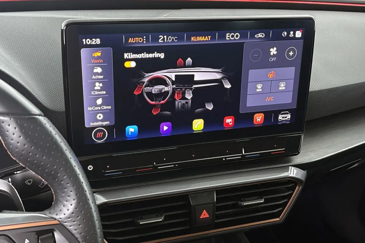 1.4 e-Hybrid Essential Achteruitrijcamera Keyless Climate Control LED
