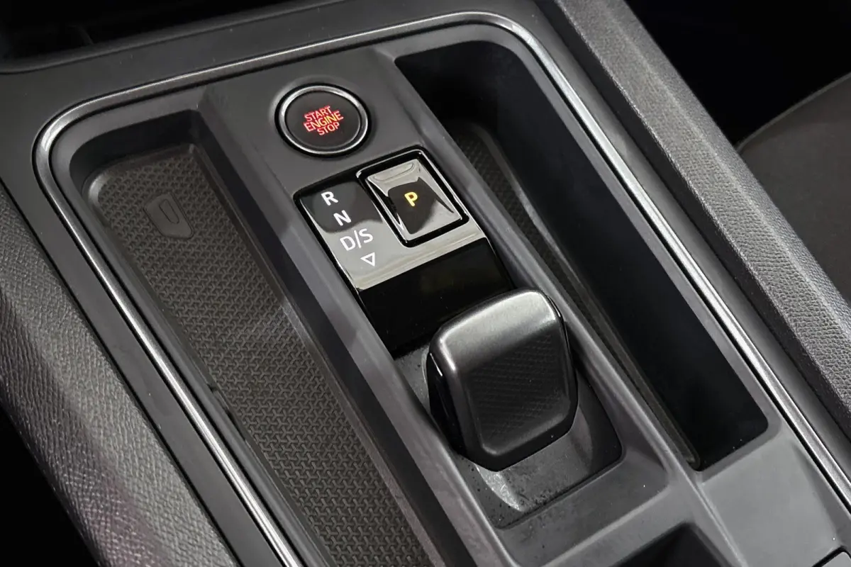 1.4 e-Hybrid Essential Achteruitrijcamera Keyless Climate Control LED