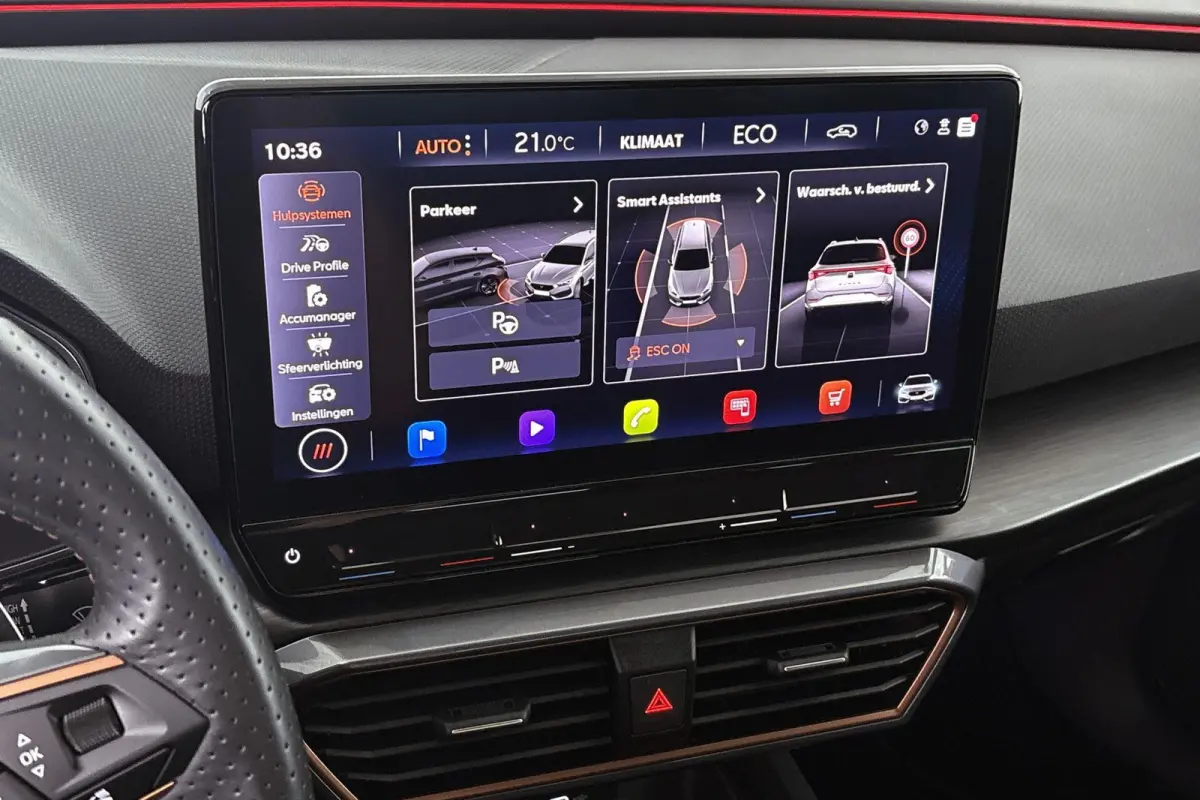 1.4 e-Hybrid Essential Achteruitrijcamera Keyless Climate Control LED