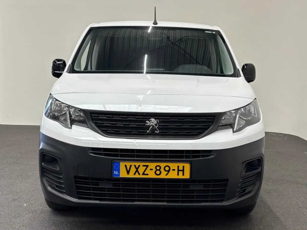 1.5 BlueHDi 100PK L2 Navigatie Airco Camera