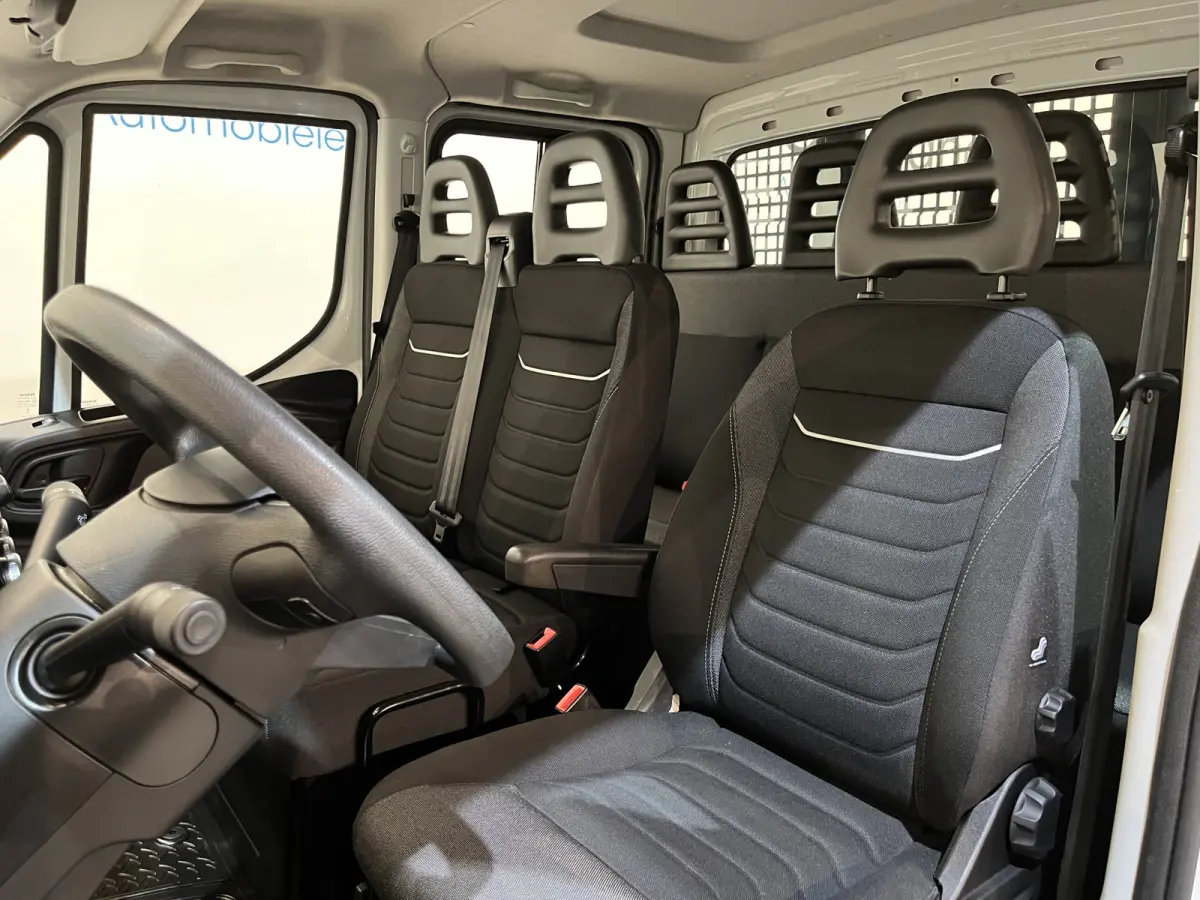 35S16 2.3 375 DC 7 pers. Open Laadbak / Euro 6 / Trekhaak 3.500 KG / Airco / Cruise Control / 32.300 KM !!