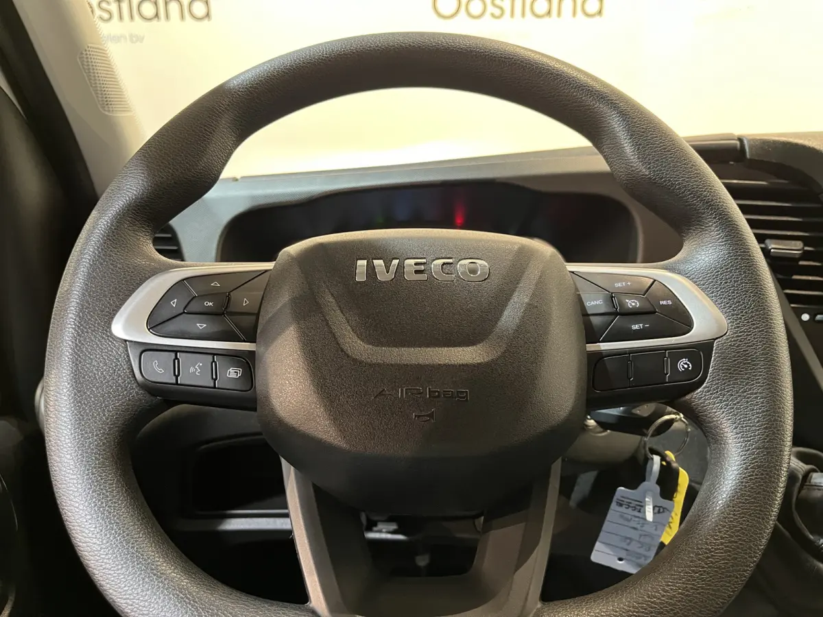35S16 2.3 375 DC 7 pers. Open Laadbak / Euro 6 / Trekhaak 3.500 KG / Airco / Cruise Control / 32.300 KM !!